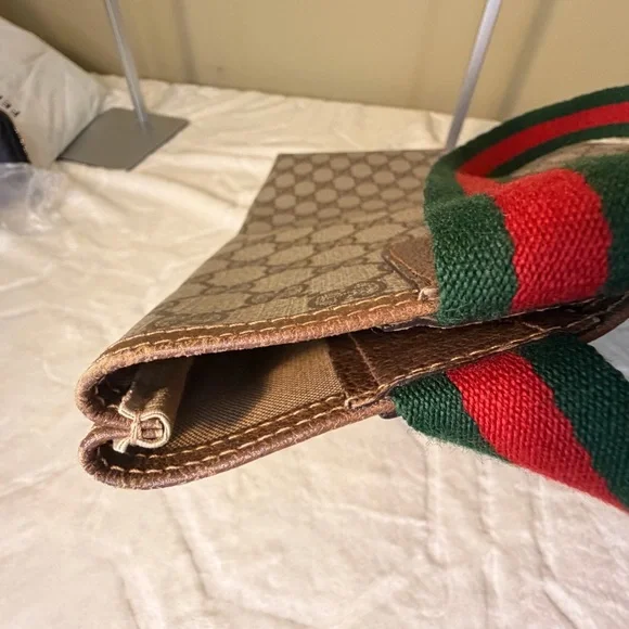 Gucci Beige and Brown Signature Tote - Picture 15 of 16